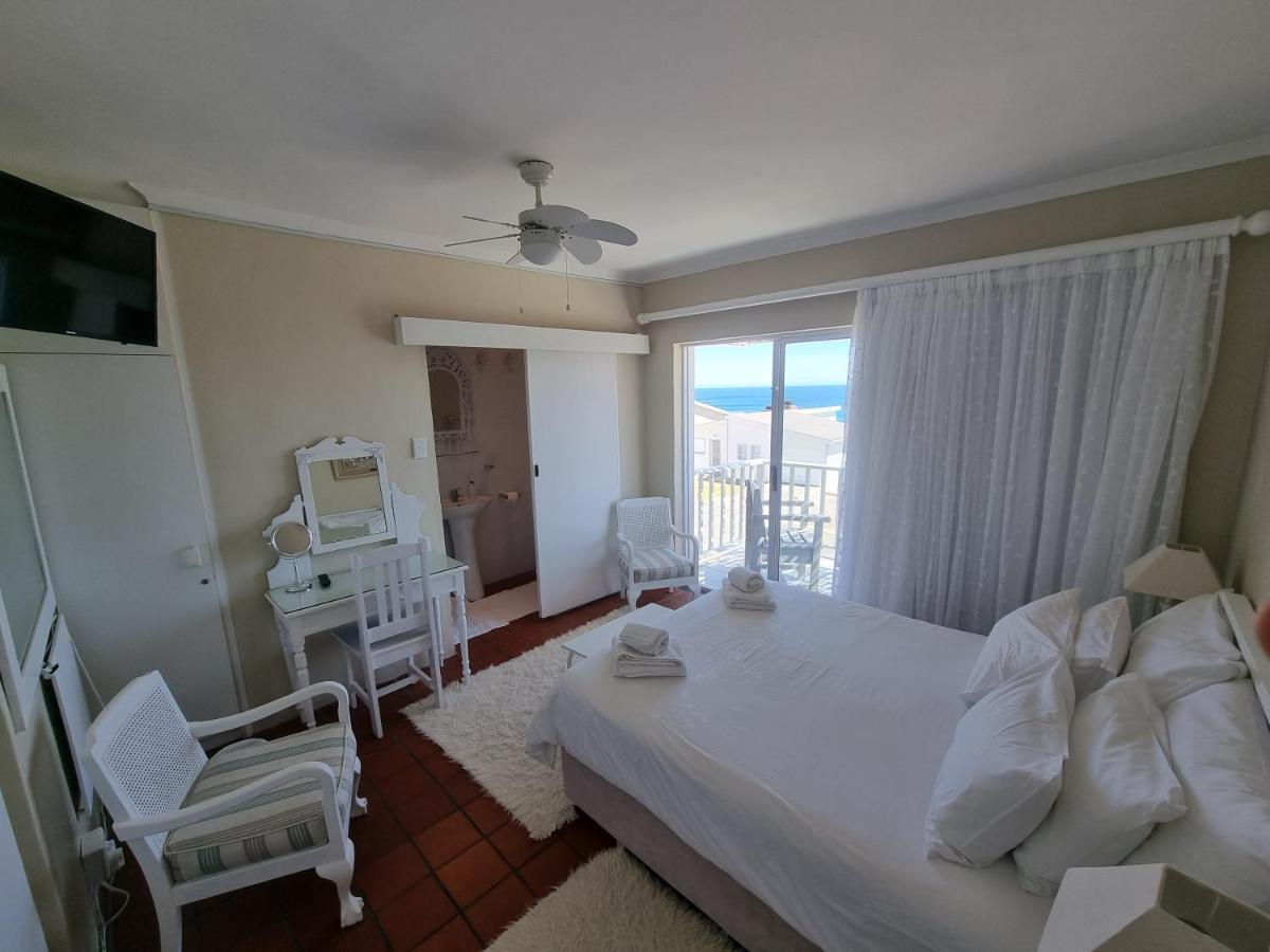 The Bay Lodge Gansbaai Exterior photo