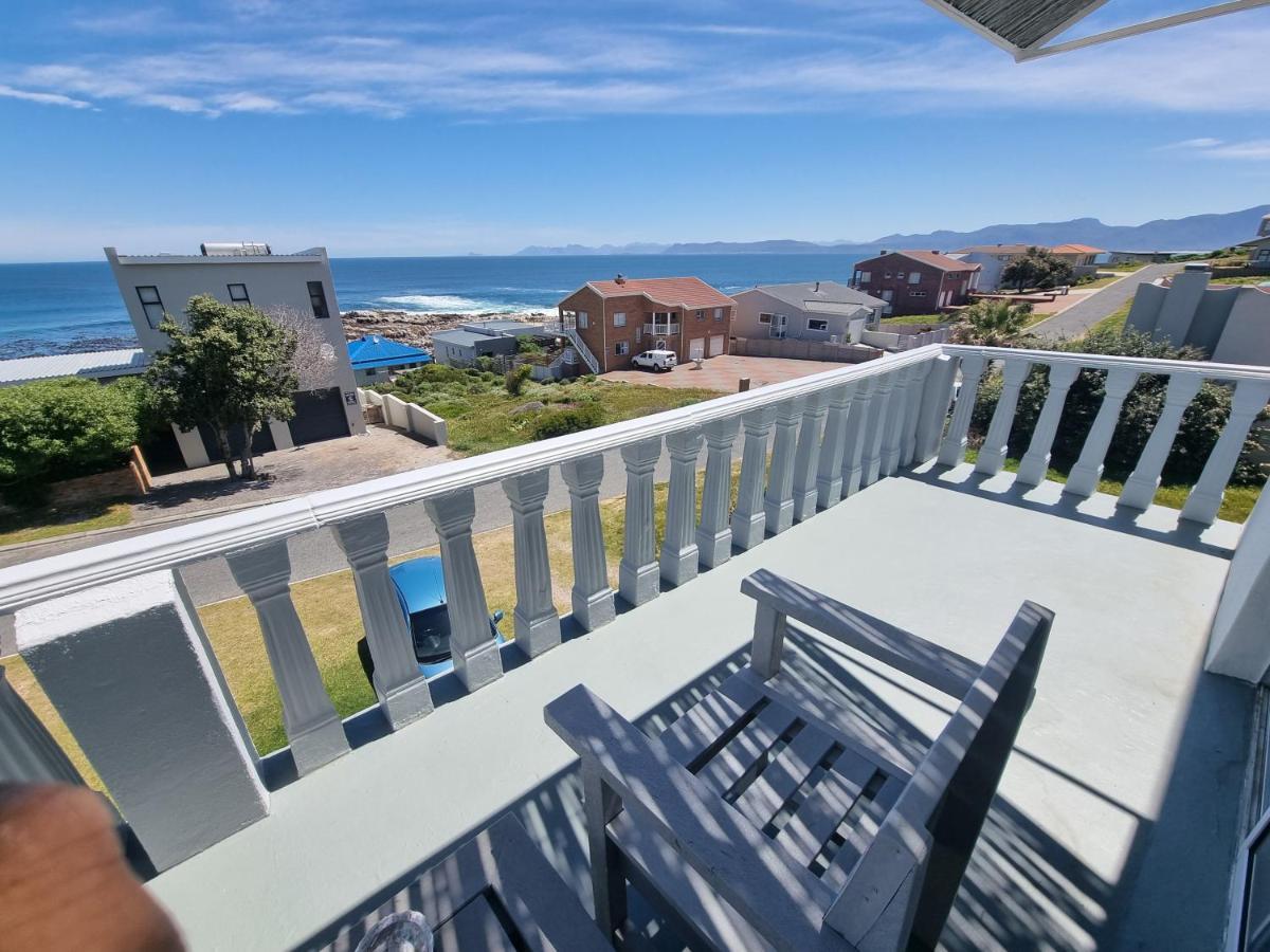 The Bay Lodge Gansbaai Exterior photo