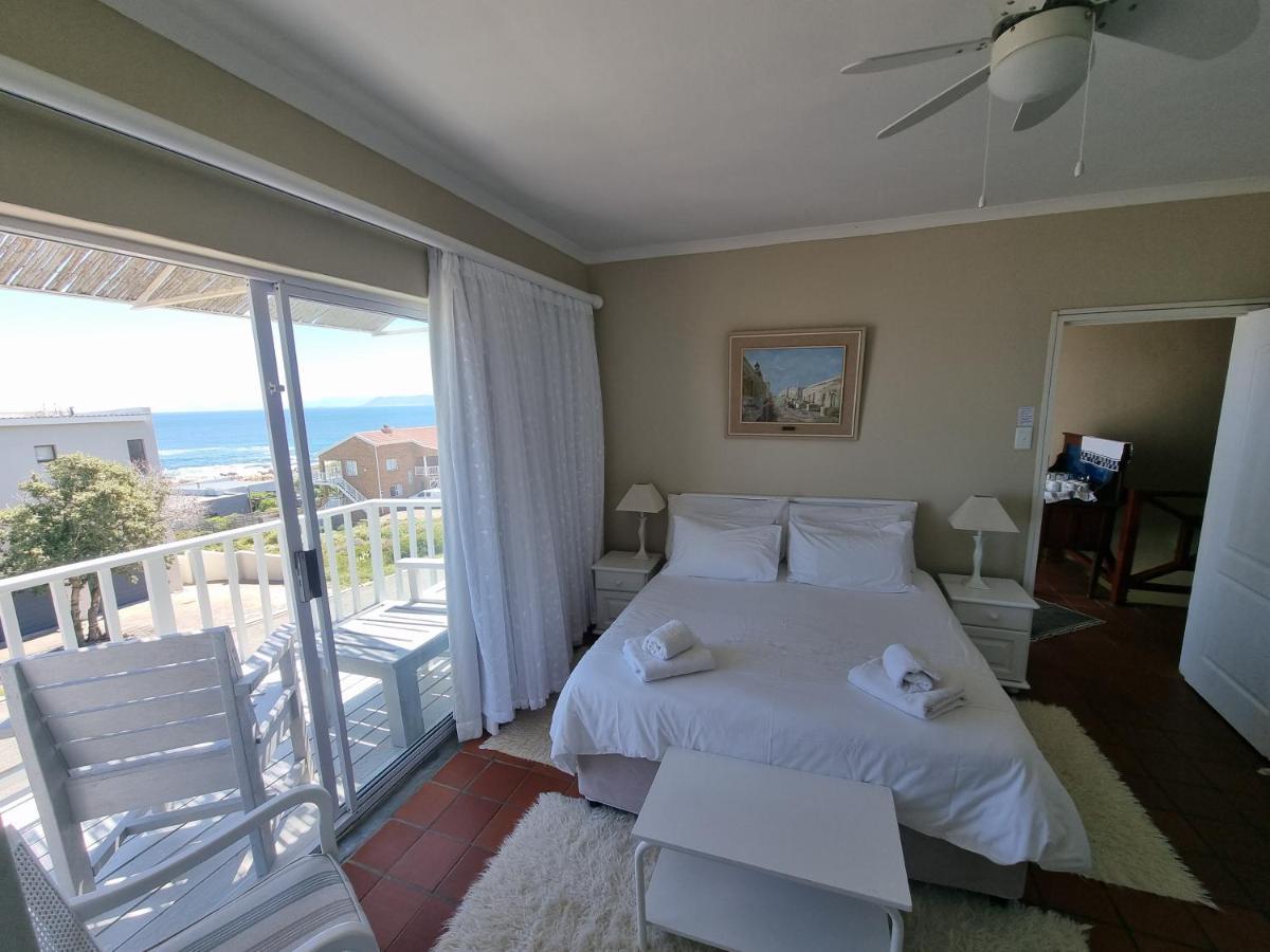 The Bay Lodge Gansbaai Exterior photo
